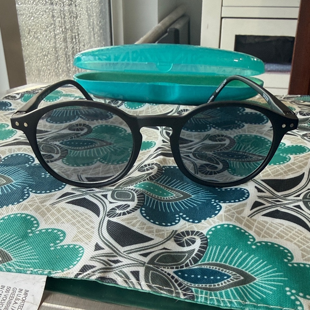 Black Reading Sunglasses NWT